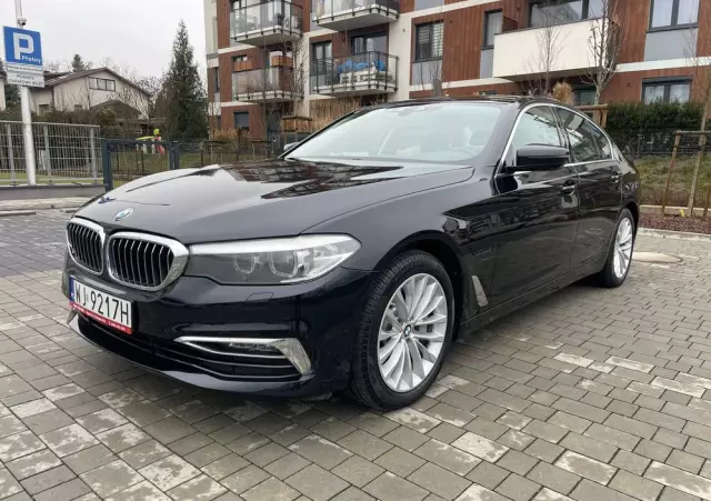 BMW Seria 5 530e iPerformance xDrive Luxury Line sport