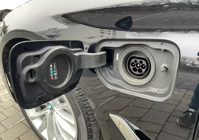 BMW Seria 5 530e iPerformance xDrive Luxury Line sport