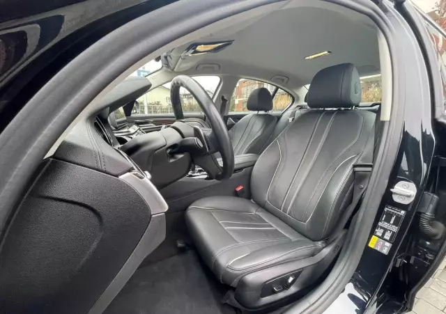 BMW Seria 5 530e iPerformance xDrive Luxury Line sport