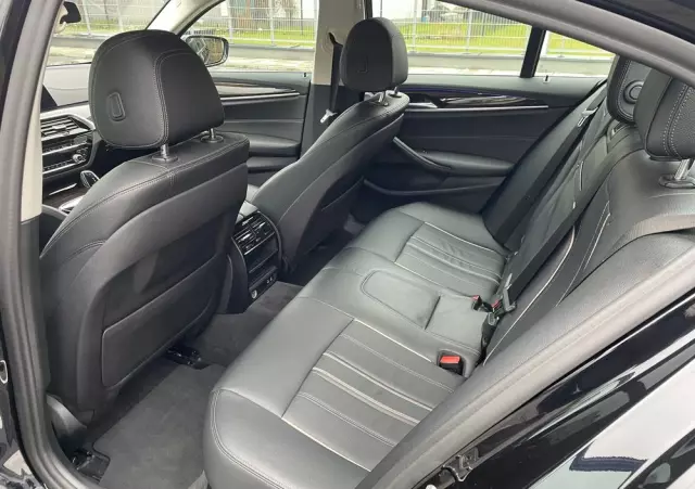 BMW Seria 5 530e iPerformance xDrive Luxury Line sport