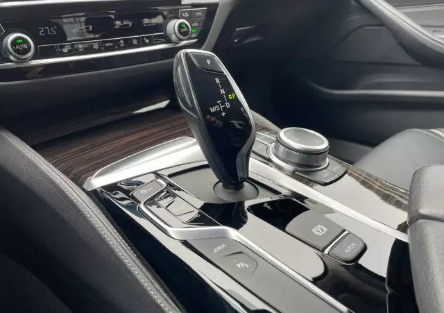 BMW Seria 5 530e iPerformance xDrive Luxury Line sport