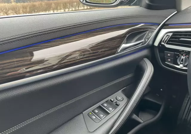 BMW Seria 5 530e iPerformance xDrive Luxury Line sport