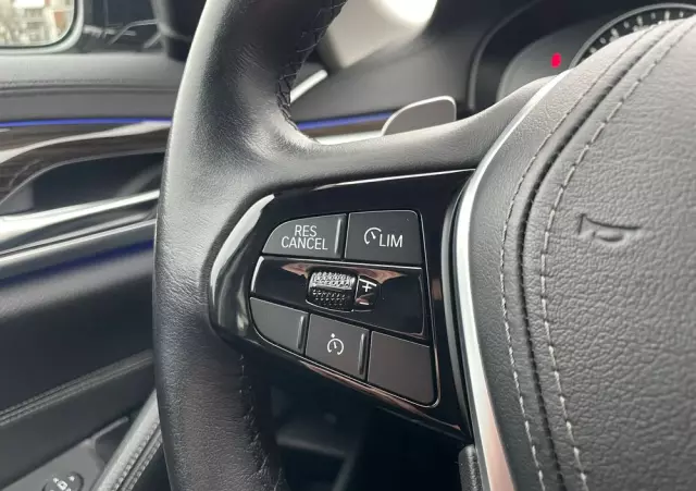 BMW Seria 5 530e iPerformance xDrive Luxury Line sport