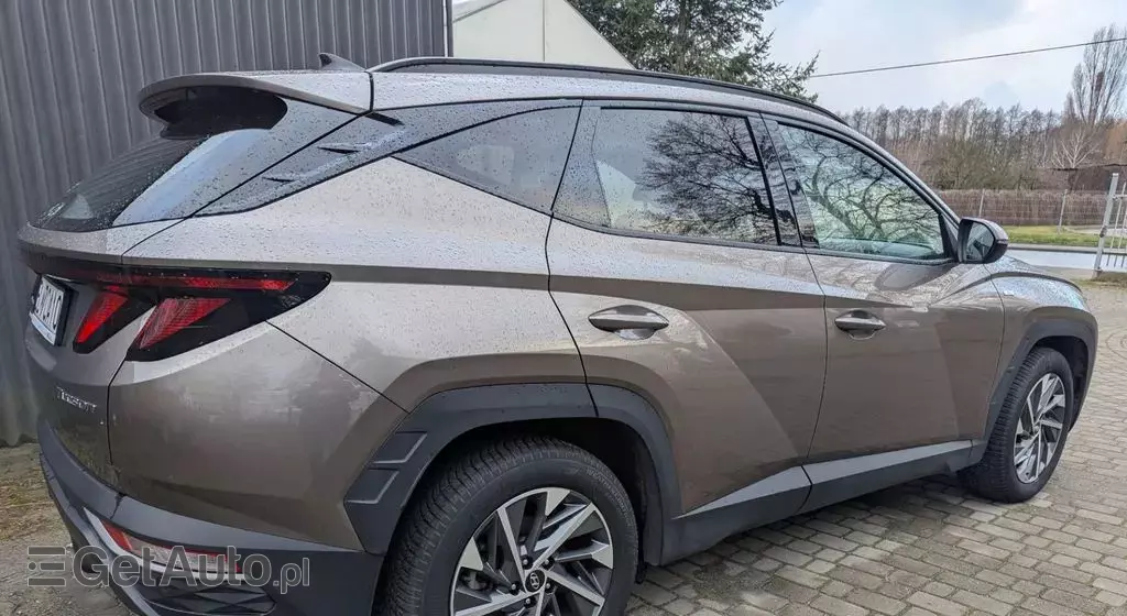 HYUNDAI Tucson 