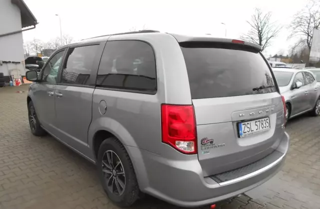 DODGE Caravan 