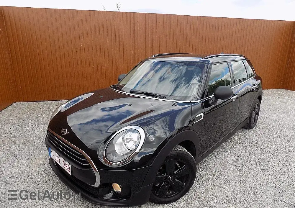 MINI Clubman One D Blackyard