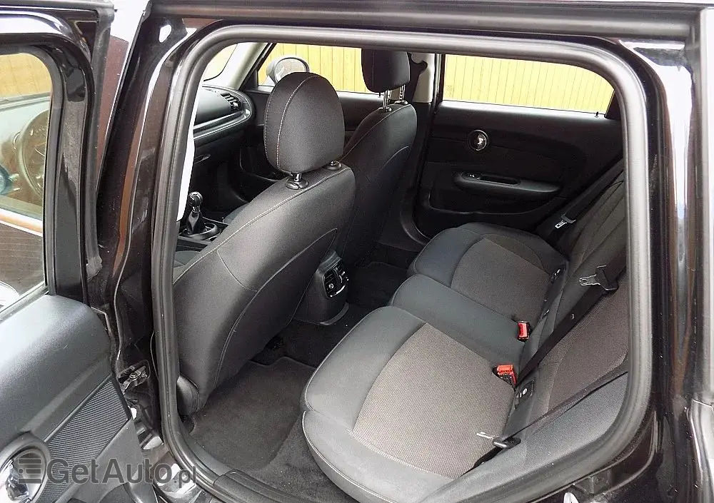 MINI Clubman One D Blackyard