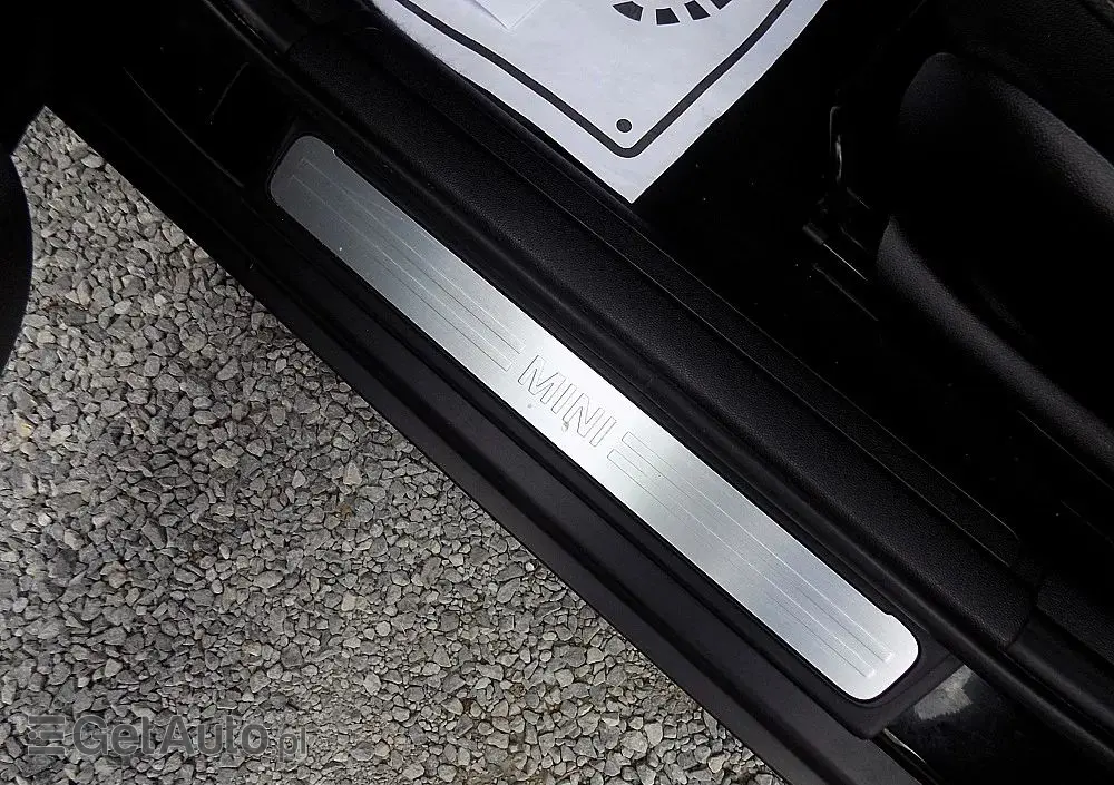 MINI Clubman One D Blackyard