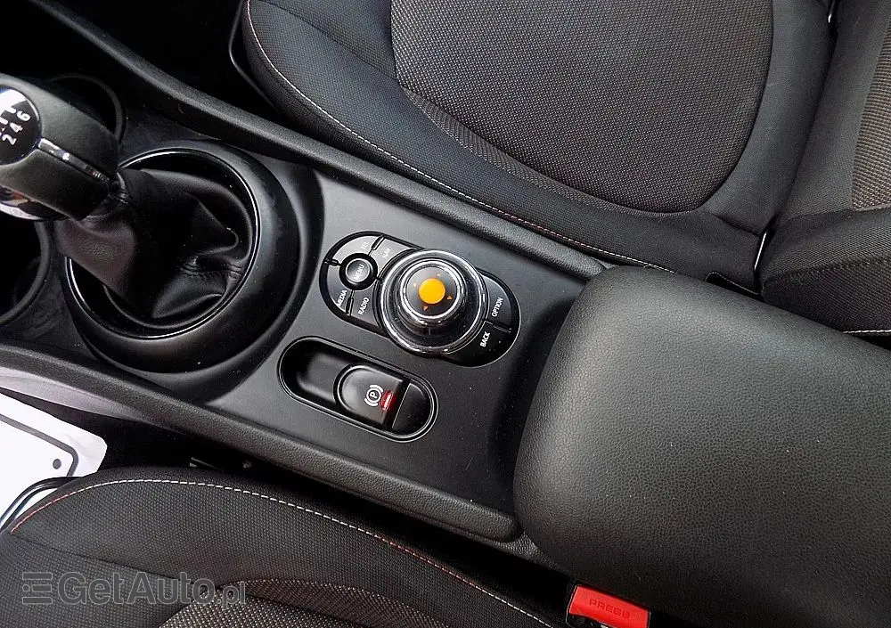 MINI Clubman One D Blackyard