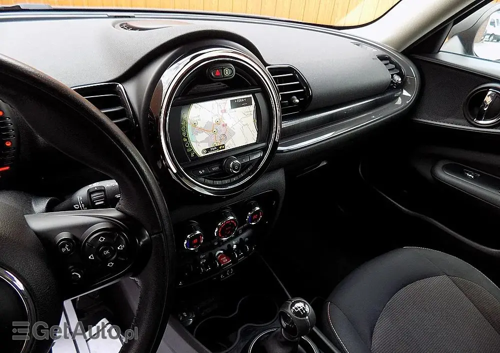 MINI Clubman One D Blackyard