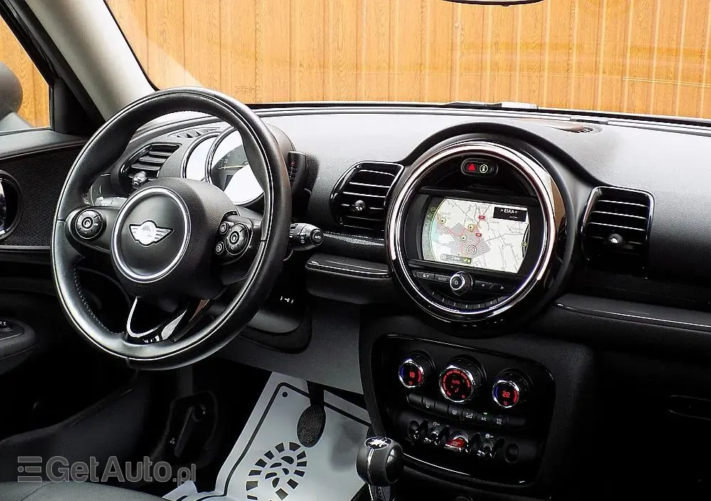 MINI Clubman One D Blackyard