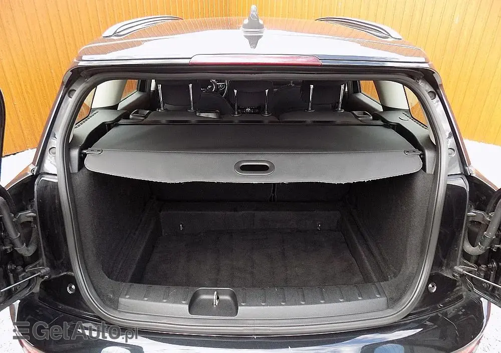 MINI Clubman One D Blackyard