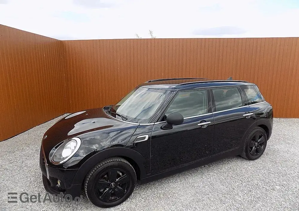 MINI Clubman One D Blackyard
