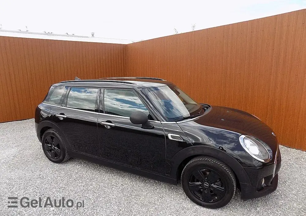 MINI Clubman One D Blackyard