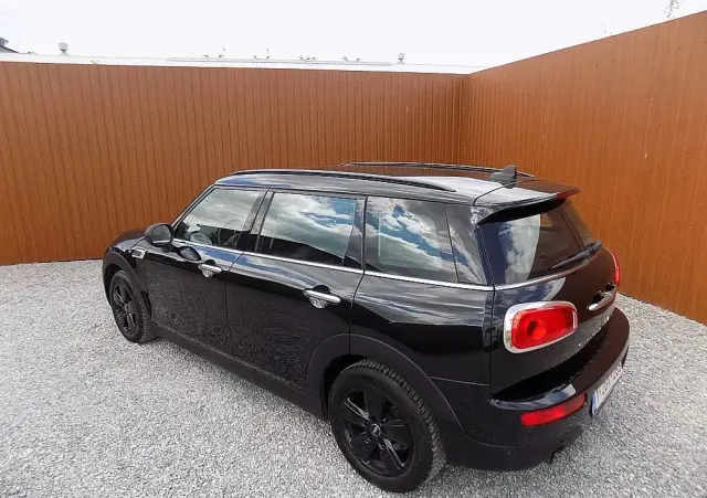 MINI Clubman One D Blackyard