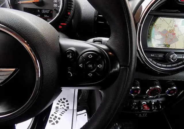 MINI Clubman One D Blackyard