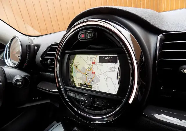 MINI Clubman One D Blackyard