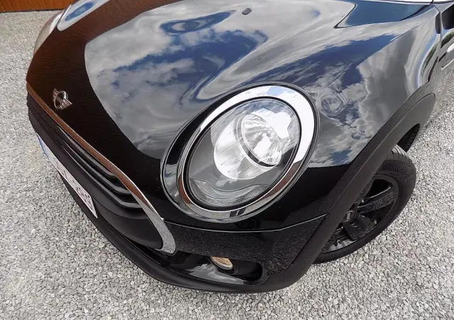 MINI Clubman One D Blackyard