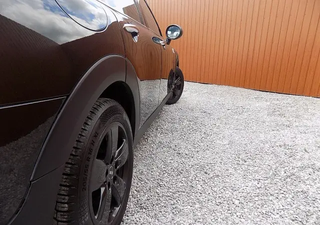 MINI Clubman One D Blackyard