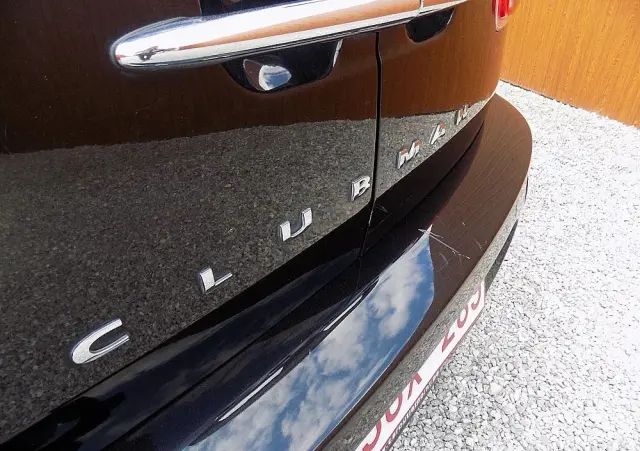 MINI Clubman One D Blackyard