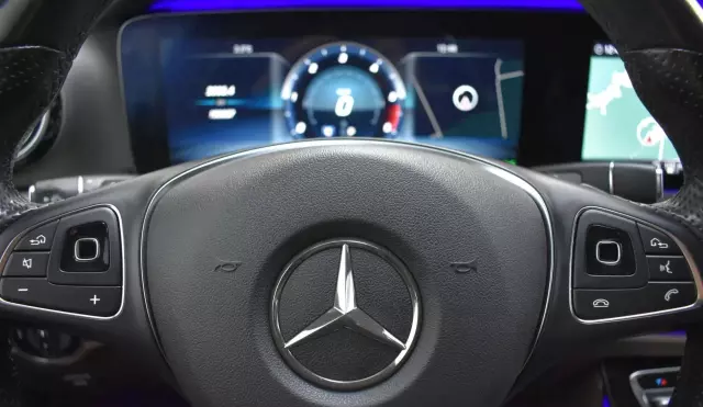 MERCEDES-BENZ Klasa E 