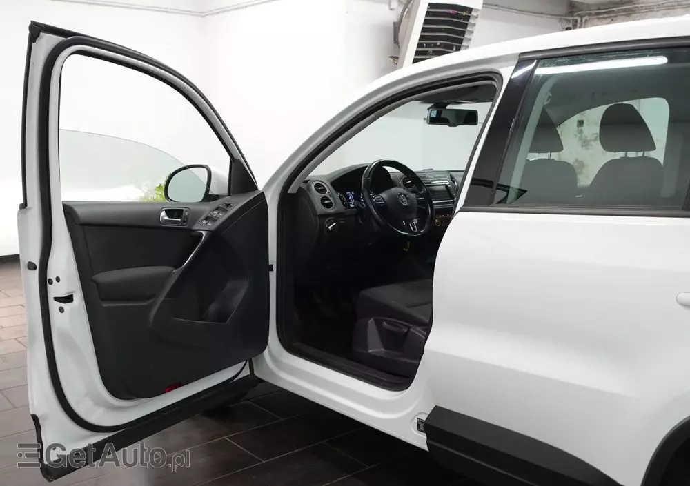 VOLKSWAGEN Tiguan 1.4 TSI BlueMotion Technology Trend & Fun