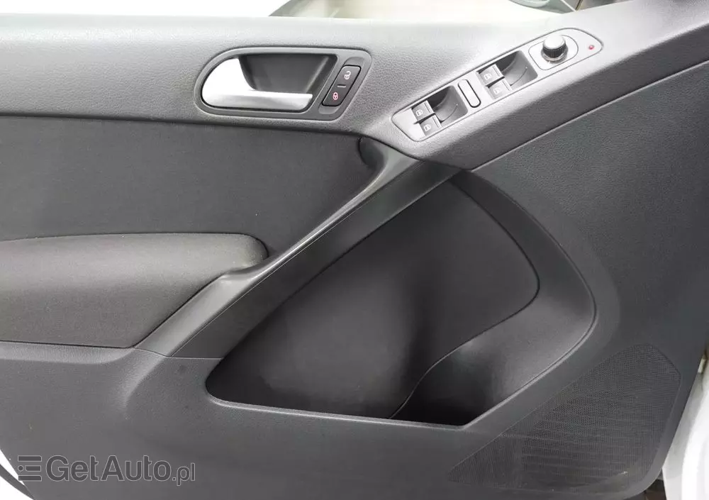 VOLKSWAGEN Tiguan 1.4 TSI BlueMotion Technology Trend & Fun