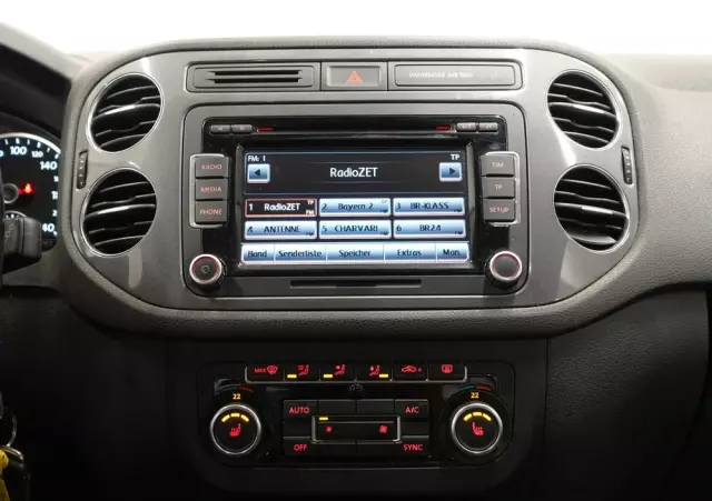 VOLKSWAGEN Tiguan 1.4 TSI BlueMotion Technology Trend & Fun