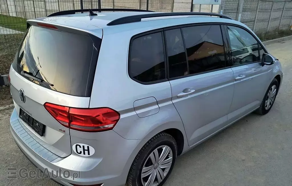 VOLKSWAGEN Touran 