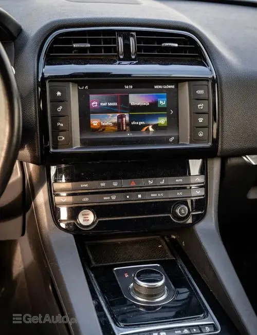 JAGUAR F-Pace 