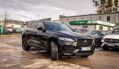 JAGUAR F-Pace 