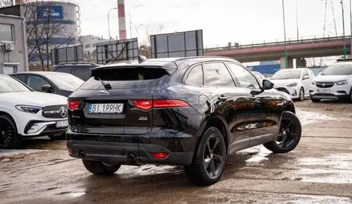 JAGUAR F-Pace 