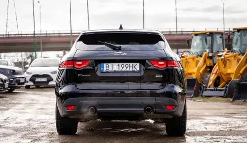 JAGUAR F-Pace 