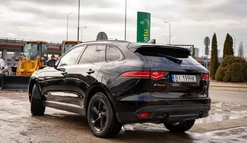 JAGUAR F-Pace 