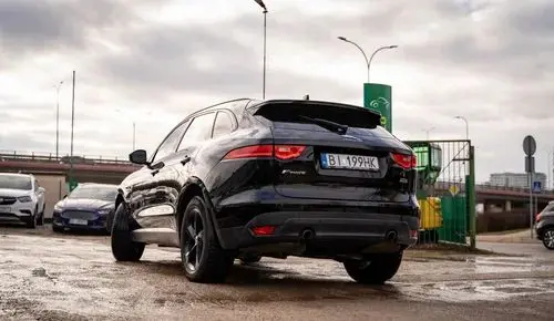 JAGUAR F-Pace 
