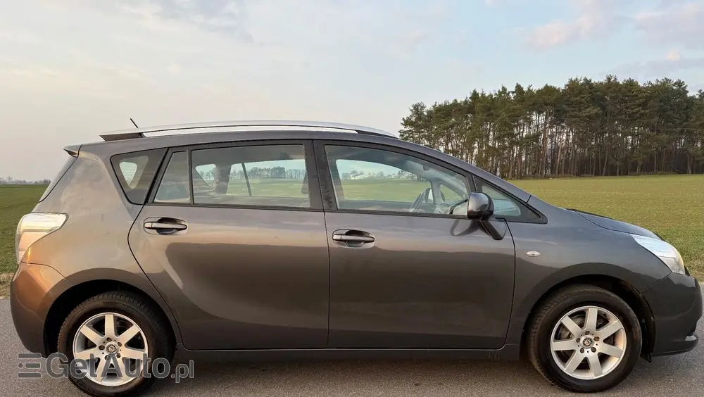 TOYOTA Verso 1.6 5-Sitzer Comfort