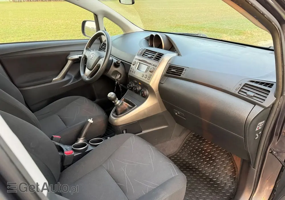 TOYOTA Verso 1.6 5-Sitzer Comfort