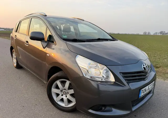 TOYOTA Verso 1.6 5-Sitzer Comfort