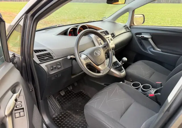 TOYOTA Verso 1.6 5-Sitzer Comfort