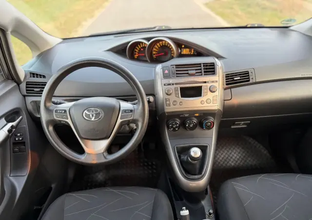 TOYOTA Verso 1.6 5-Sitzer Comfort