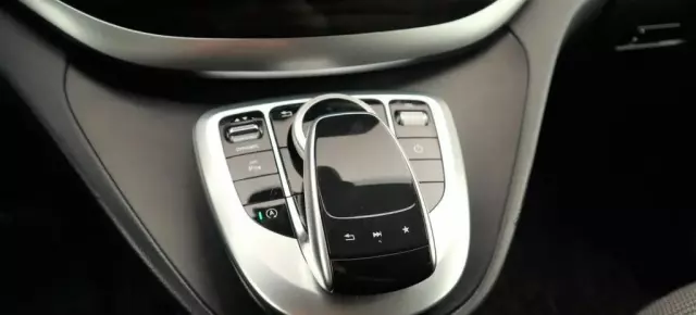 MERCEDES-BENZ Klasa V 