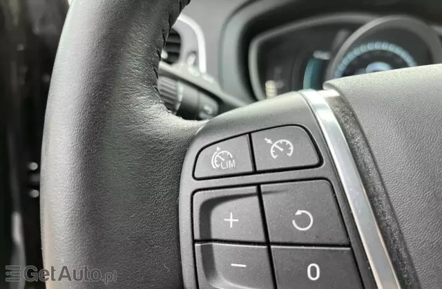 VOLVO V40 2.0 D3 (150 KM) MT