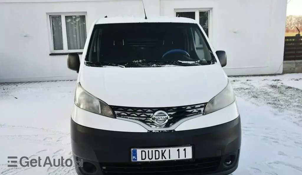NISSAN NV200 