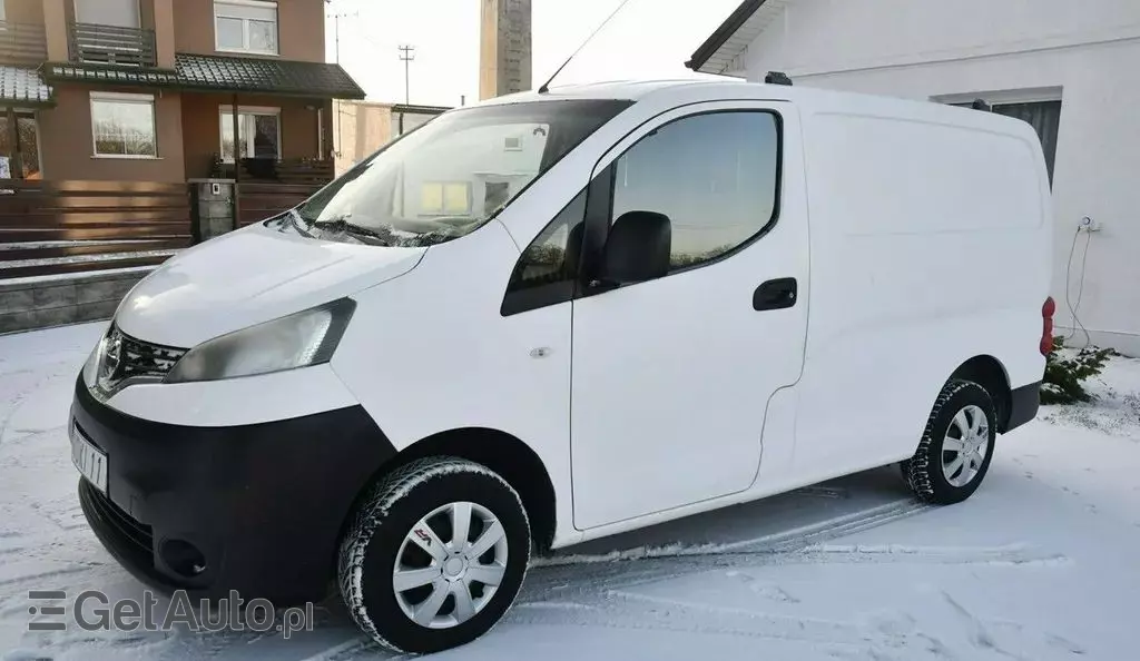 NISSAN NV200 