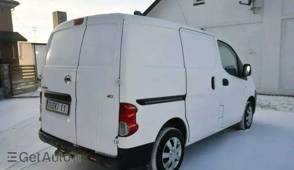 NISSAN NV200 