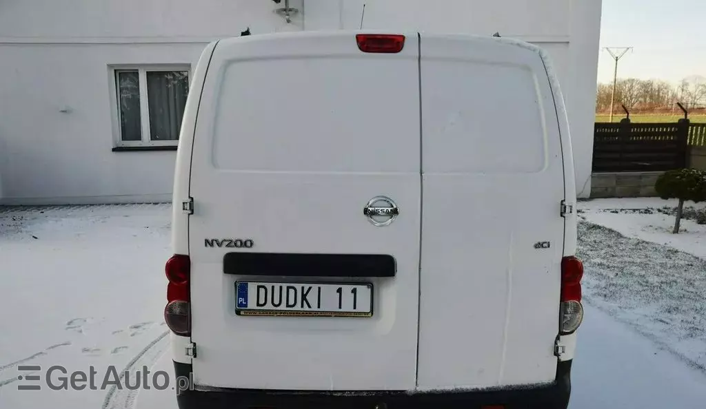 NISSAN NV200 