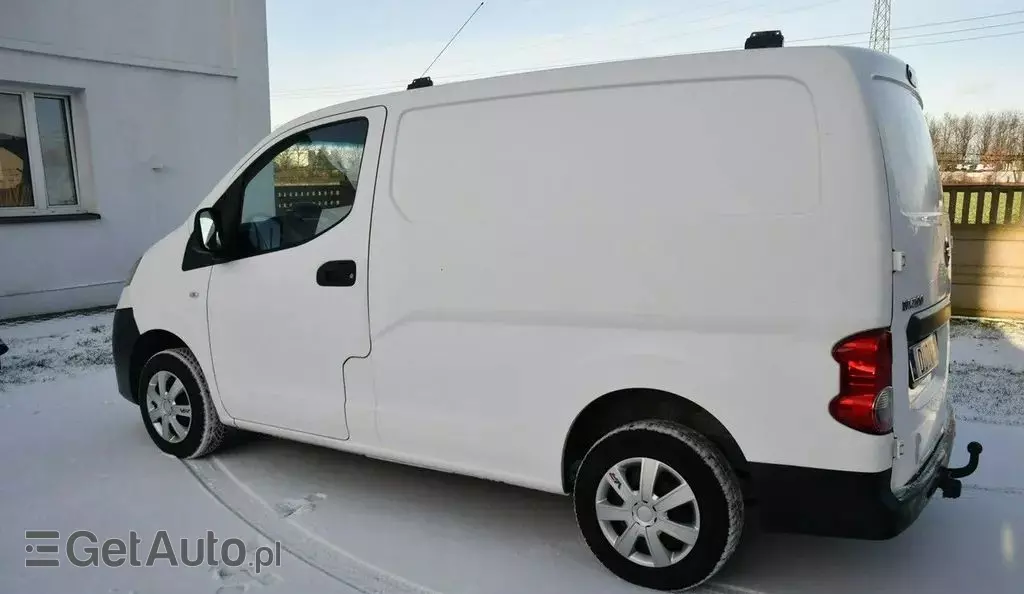 NISSAN NV200 