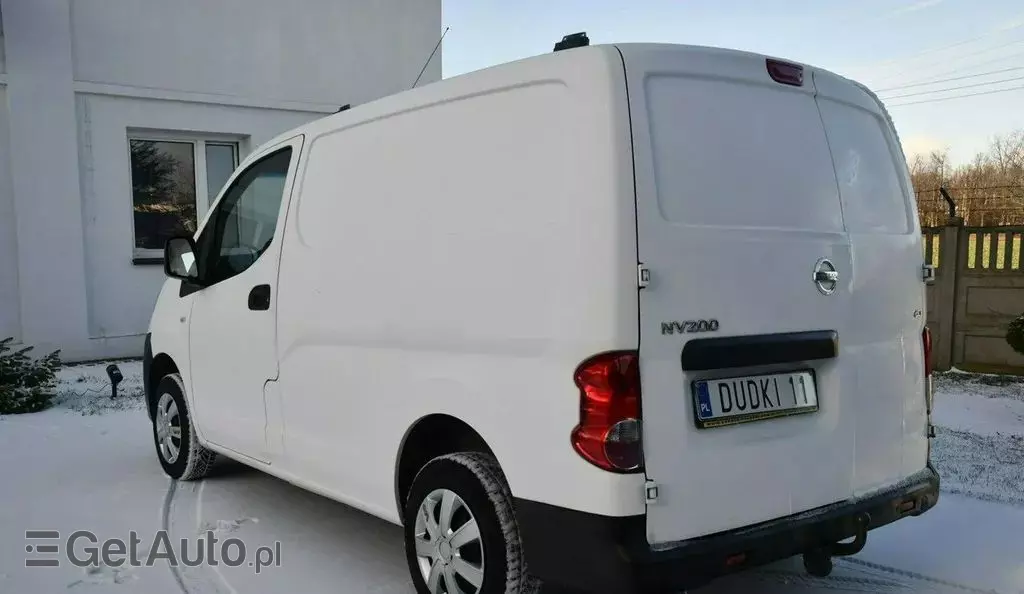 NISSAN NV200 