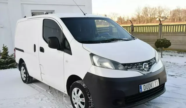 NISSAN NV200 