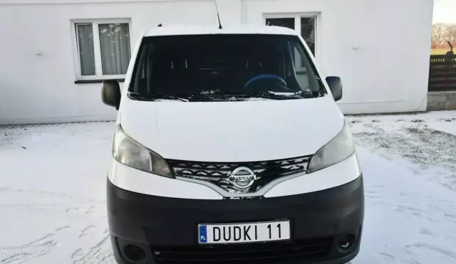 NISSAN NV200 
